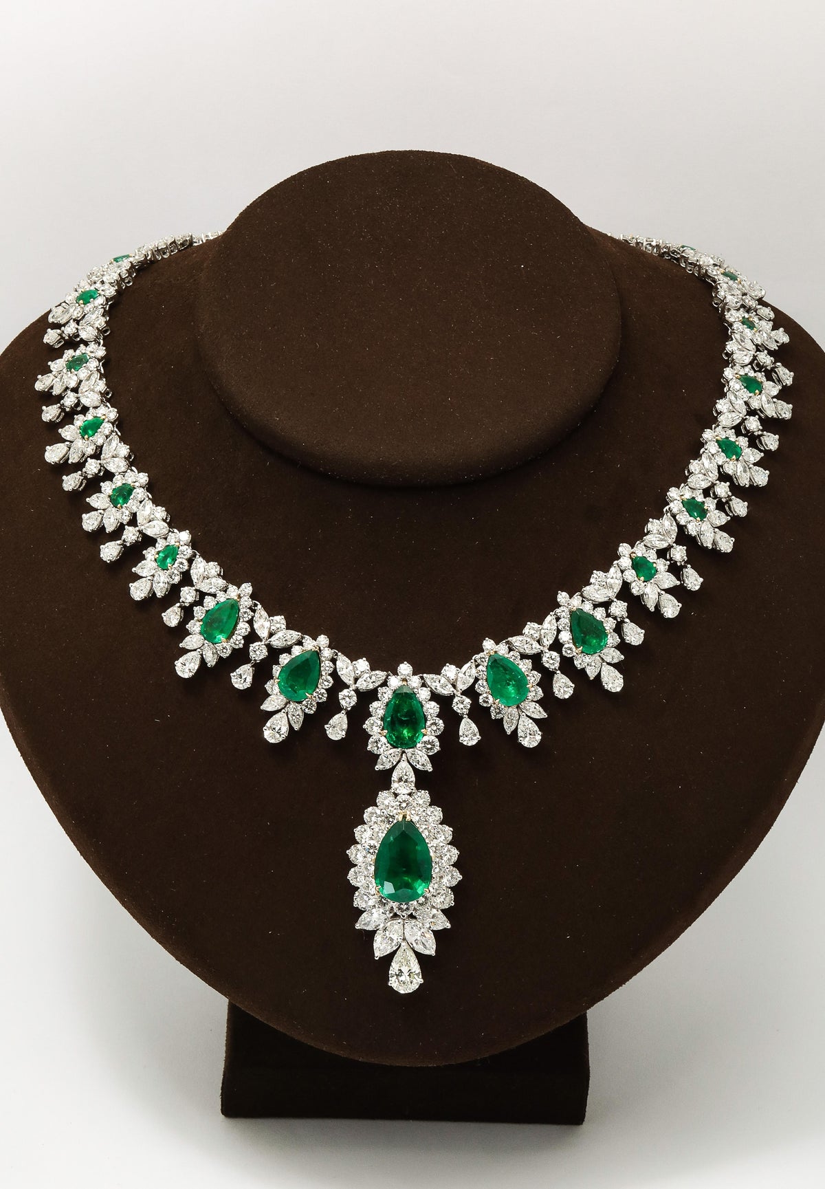 Exquisite Emerald and Diamond Drop Necklace in Platinum and Gold