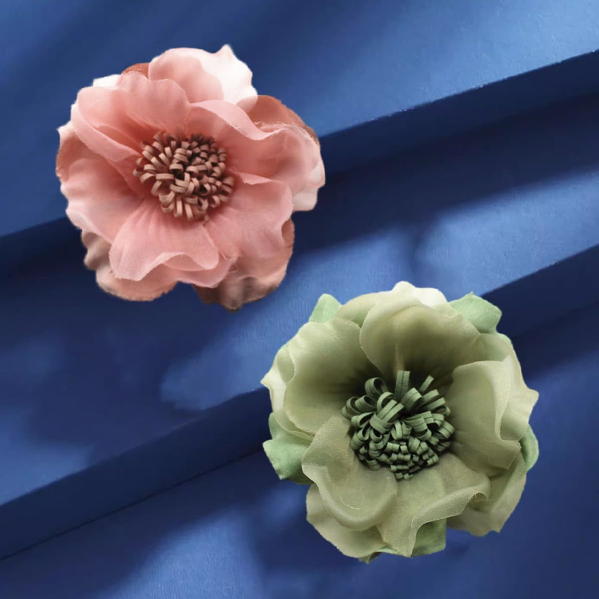 Elegant Large Cloth Flower Brooches Big Camellia Flower Brooch Pin for Women Dainty Cloth Fabric Rose Flower Brooches Dress Skirt Scarf Hat Pins Clothing Decoration Accessories