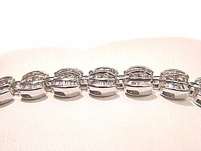 ROUND BRILLIANT BAGUETTE SHAPE DIAMOND CHANNEL SET DIAMOND TENNIS BRACELET