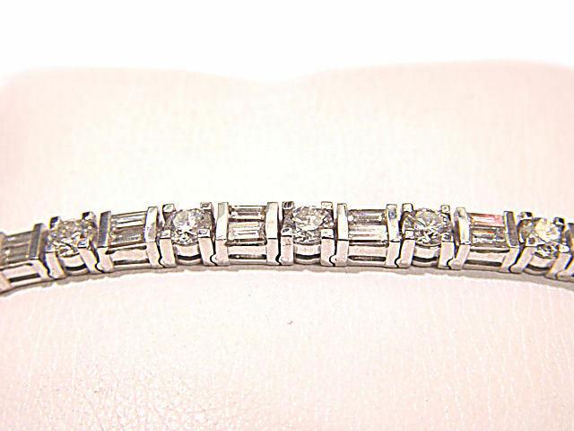 11.98 CT 16 ROUND BRILLIANT DIAMONDS 32 BAGUETTE CUT DIAMONDS TENNIS BRACELET