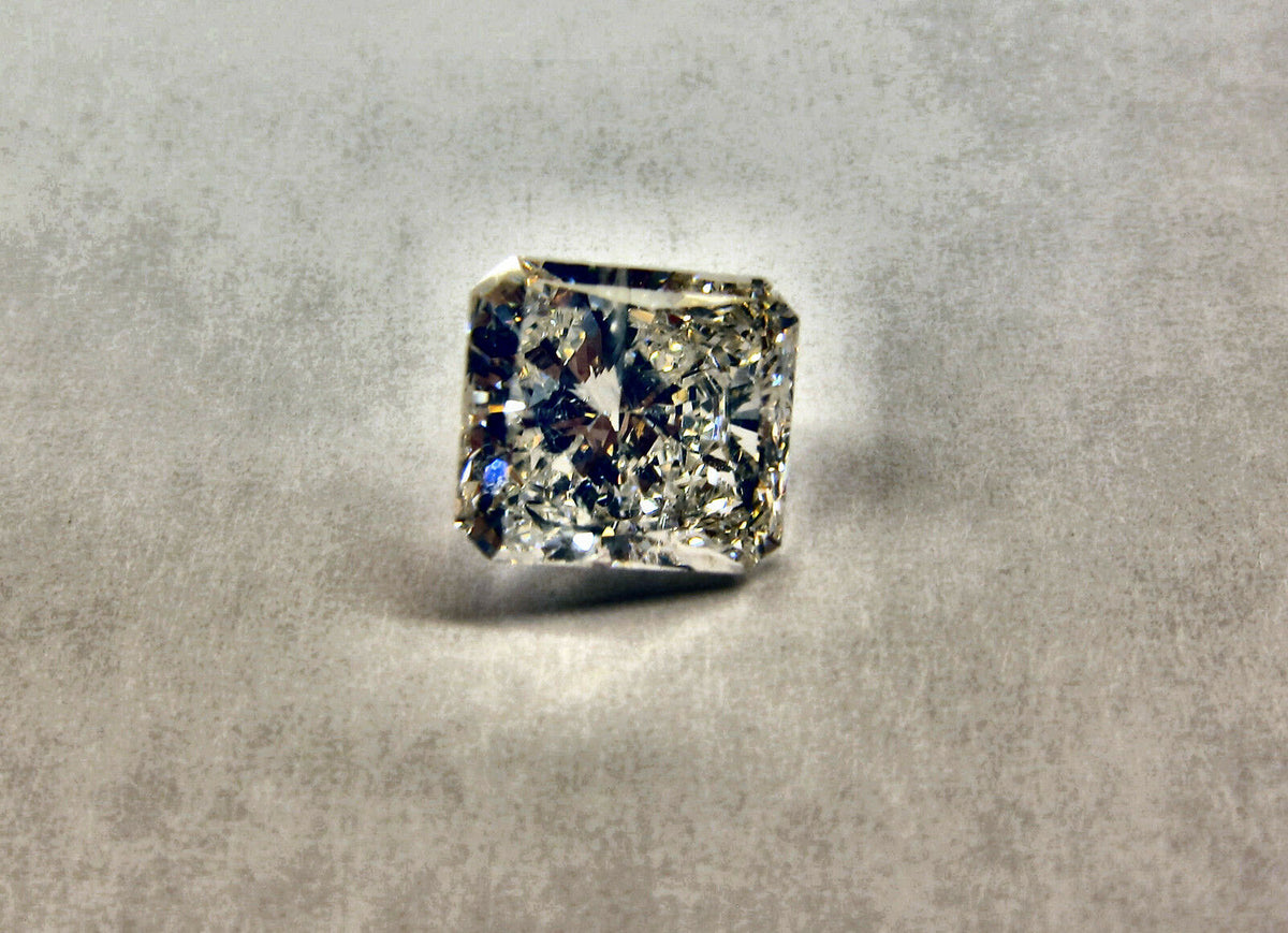 EGL CERTIFICATE USA RADIANT SHAPE G COLOR SI2 CLARITY 4.01 CT LOOSE DIAMOND