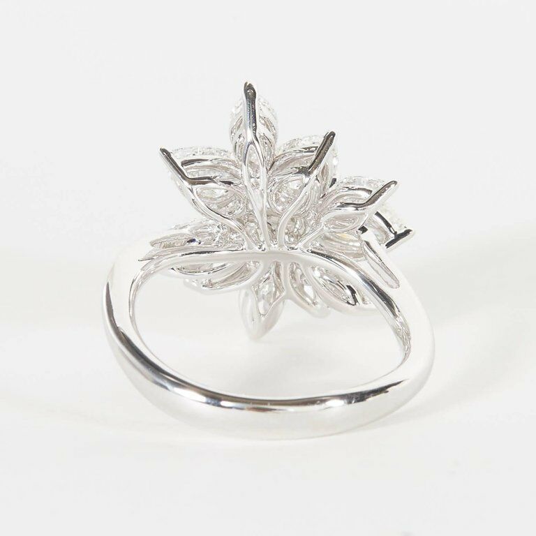 Diamond Cluster Ring 3.75 carats of white VS pear shape and marquise diamond 18k