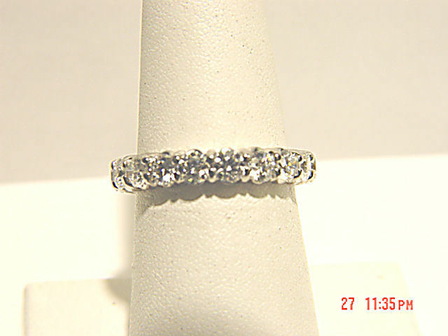 DIAMOND ROUND BRILLIANT SHAPE ETERNITY SET BAND 17 STONE