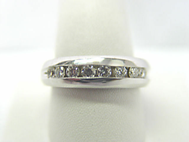 DIAMOND 8 ROUND BRILLIANT SHAPE CHANNEL SET MENS BAND DIAMOND MENS RING