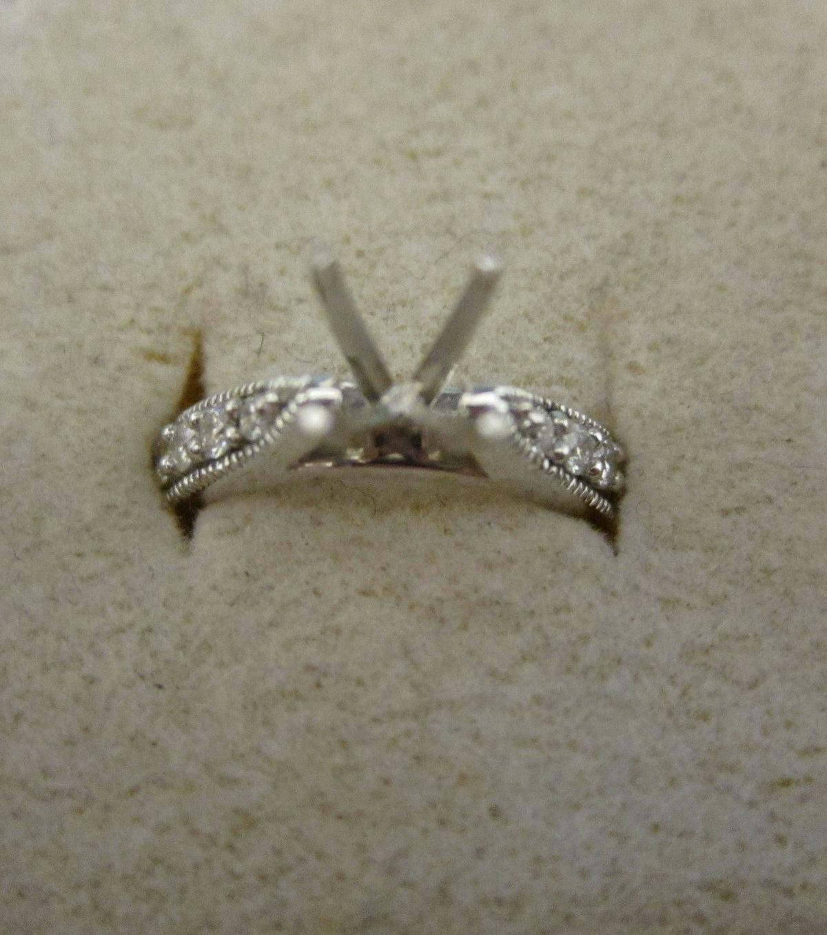 DIAMOND ROUND BR SHAPE SETTING 1/2 WAY SET MILLGRAINING