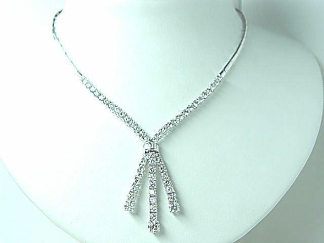 DIAMOND ROUND BRILLIANT SH BAGUETTE SHAPE FRONT SET DIAMOND NECKLACE