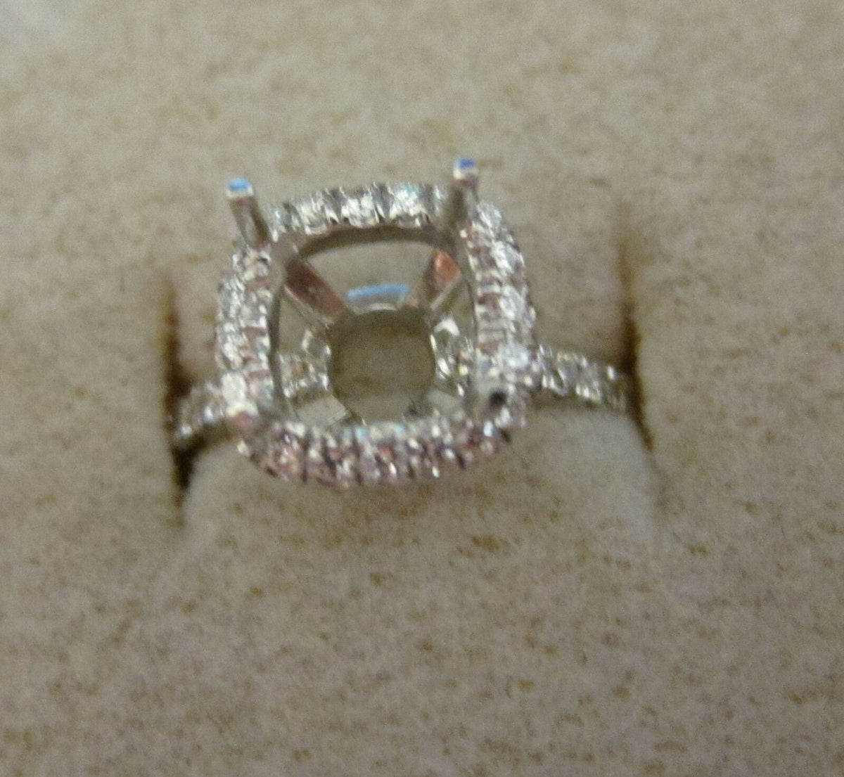 DIAMOND HALO SETTING 3/4 WAY SET DIAMOND FOR 6.50 MM STONE