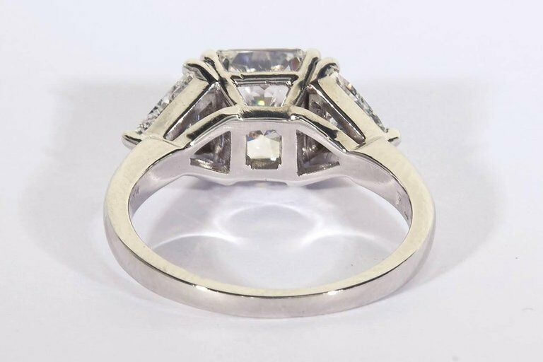 Radiant Cut Engagement Ring GIA Certified 2.25 carat GIA certified E color VS1
