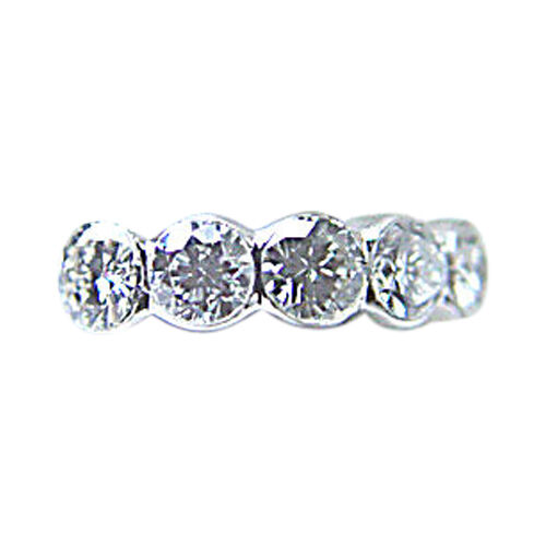 DIAMOND 5 ROUND BRILLIANT SH BEZEL SET NO PRONGS INVIS