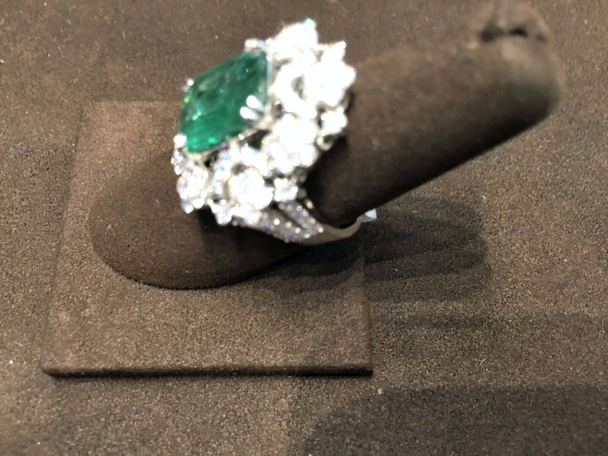 EMERALD RECTANGULAR DIAMOND ROUND BRILLIANT SHAPE SPLIT SCHANK