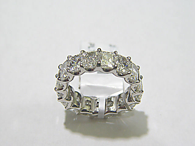 DIAMOND BAND 17 RADIANT SHAPE DIAMOND ETERNITY BAND