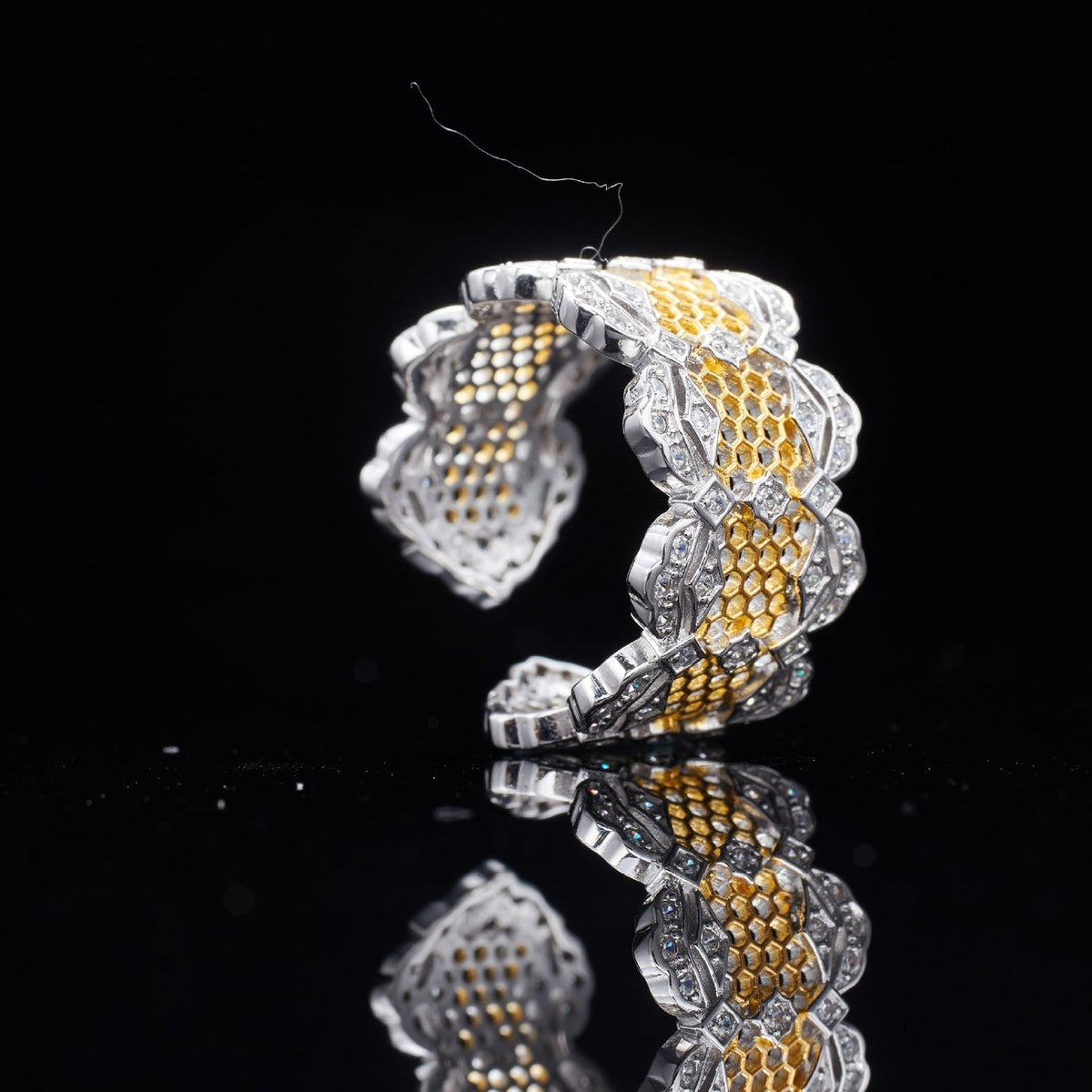 Ins Wind Lace Two-Tone Hollow Honeycomb Ring