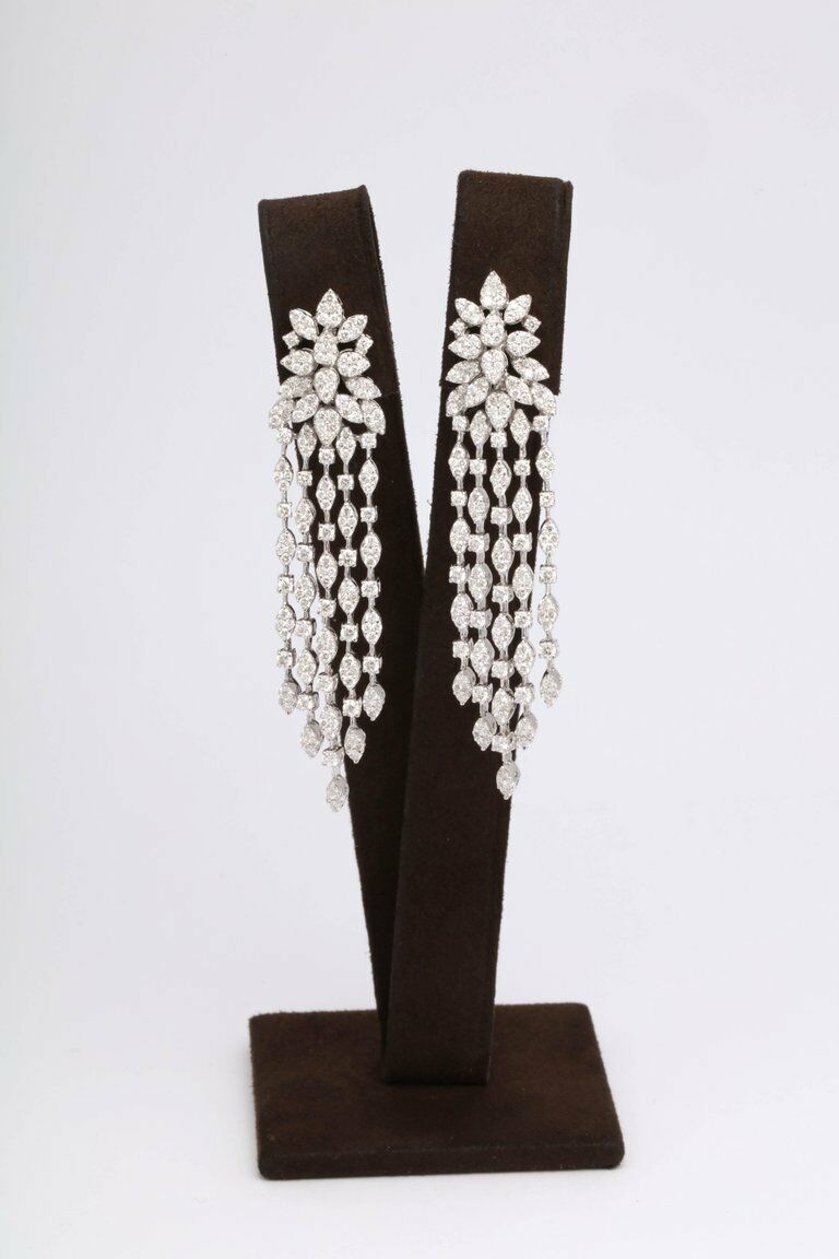 Classic Diamond Dangle Earring