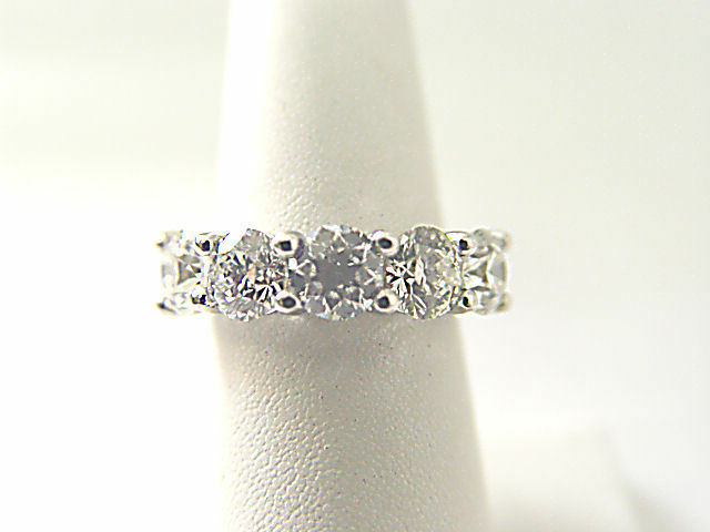 DIAMOND 5 ROUND BR SHAPE COMMON PRONG SET BAND TOP SET DIAMOND ANNIVERSARY BAND