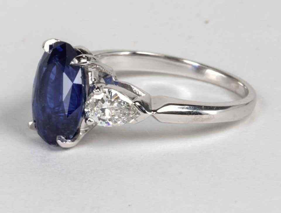 Classic Sapphire Diamond Ring set in Platinum