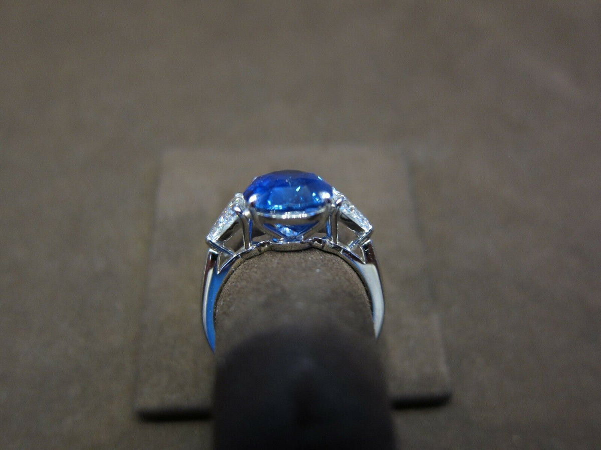 SAPPHIRE OVAL SHAPE DIAMOND TRILLION SHAPE RING