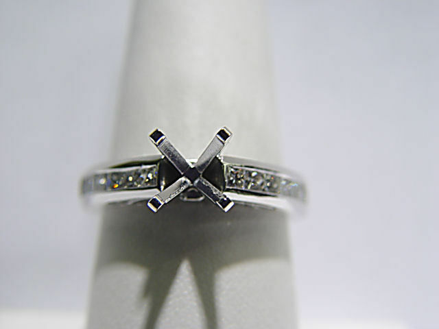 DIAMOND 14 PRINCESS SHAPE CHANNEL SET SETTING 4 PRONG DIAMOND