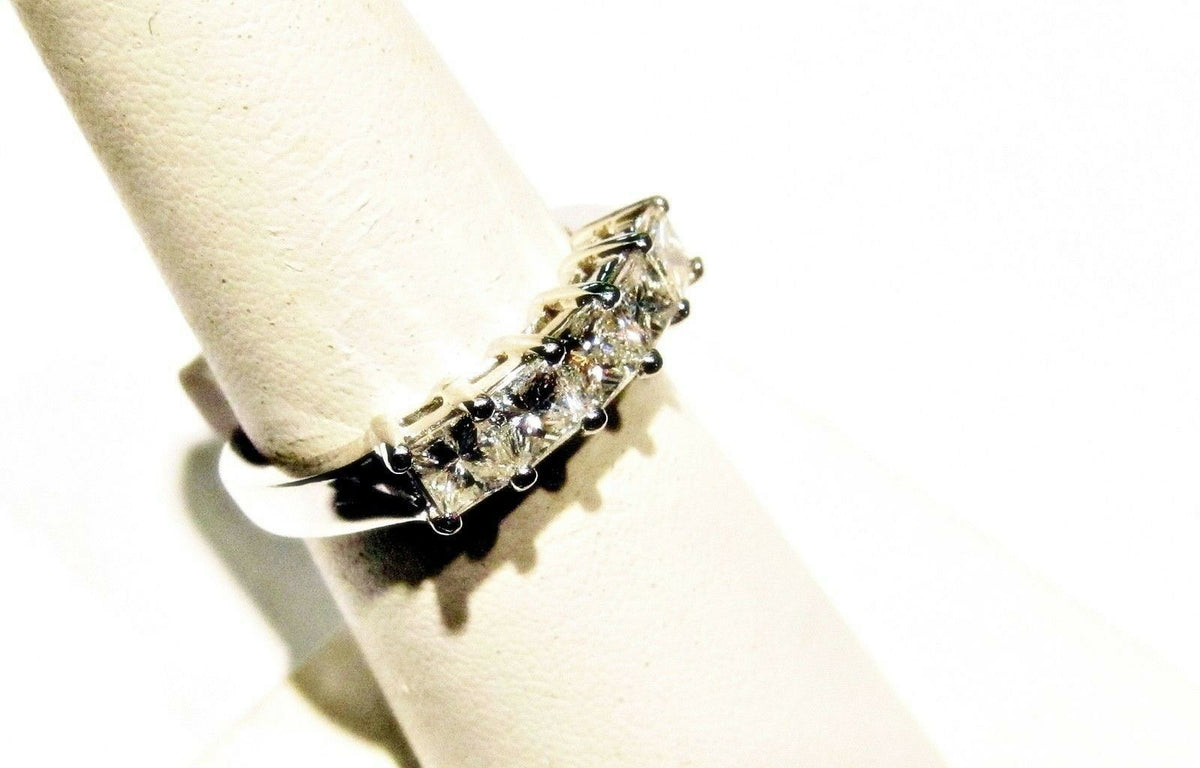 DIAMOND FIVE STONE TOP SET COMMON PRONG SET BAND DIAMOND WEDDING BAND