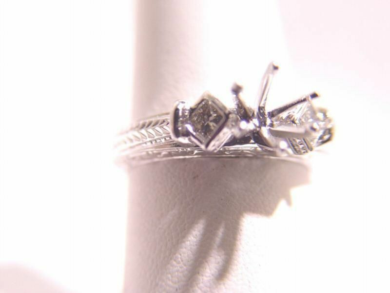 ANTIQUE STYLE 2 PRINCESS CUT DIAMONDS SETTING .28 CT