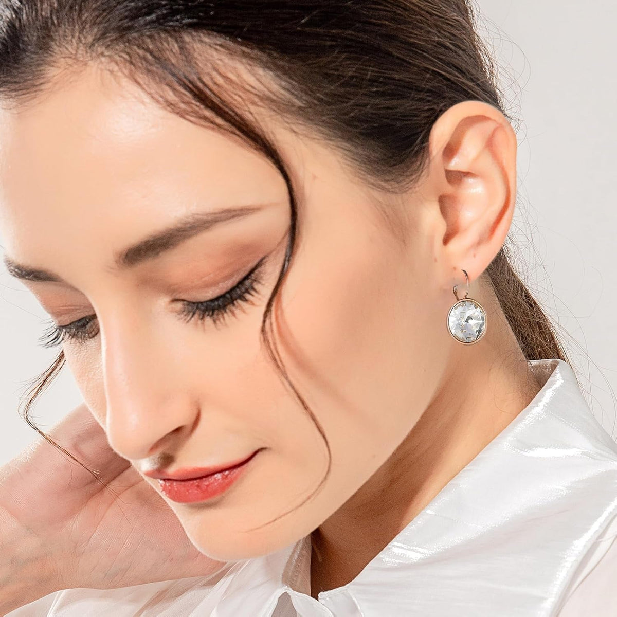 round Crystal Leverback Earrings Sparkly Elegant Austrian Crystals 18K Platinum Plated Hypoallergenic Delicate Jewelry Gifts for Women Party