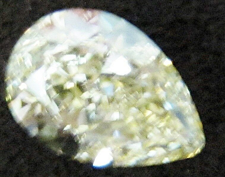 GIA certified pear shape fancy yellow diamond 100% natural loose diamond