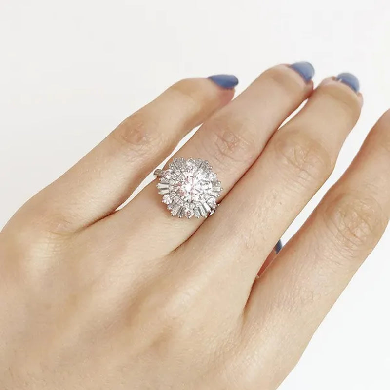 Fashion Exquisite Micro Paved White Cubic Zirconia Princess Flower Wedding Ring for Women Luxury Engagement Party Ring Jewelry