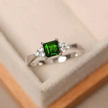 Sparkling Sterling 925 Silver Natural Green Emerald White Diamond Engagement Wedding Band Rings for Women Finger Jewelry