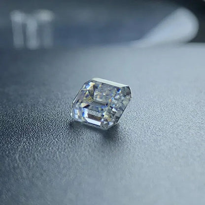 White D Color VVS Emerald cut Loose Moissanite diamond Stone 1ct 5x7mm with certificate