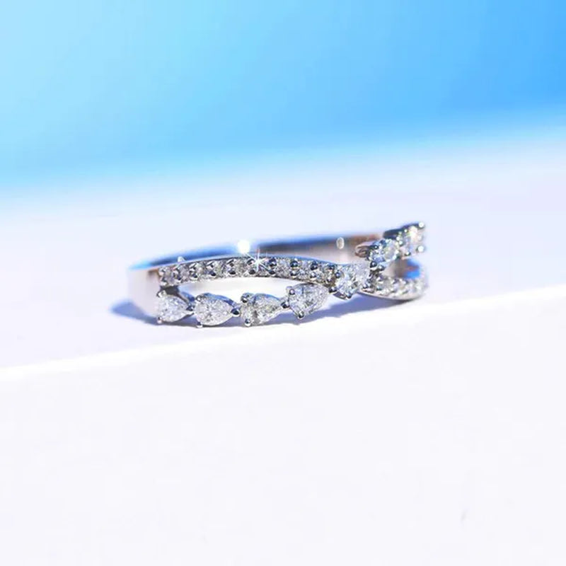 Luxury Twist Rings for Women Fashion 925 Silver Jewelry White Pear Shape Crystal Zircon Ring Elegant Female Engagement Wedding Party Accessories Anniversary Gift