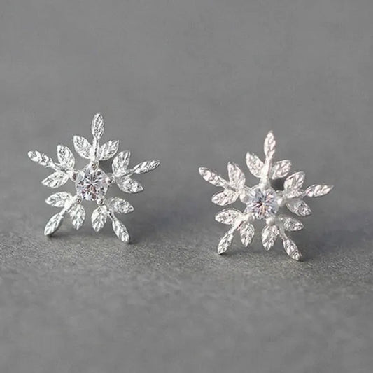 Exquisite Silver Plated Diamond White Snowflake Elegant Ladies Stud Earrings for Women Fashion Sterling Silver Earrings Jewelry