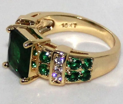 Gold Fashion Luxury Popular Emerald Green Zircon Female Diamond Ring