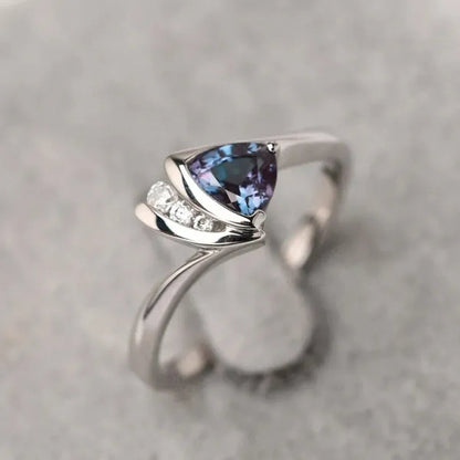 Fashion Triangle Cut Alexandrite Diamond Rings for Women Bridal Romantic Engagement Proposal Gift Jewelry