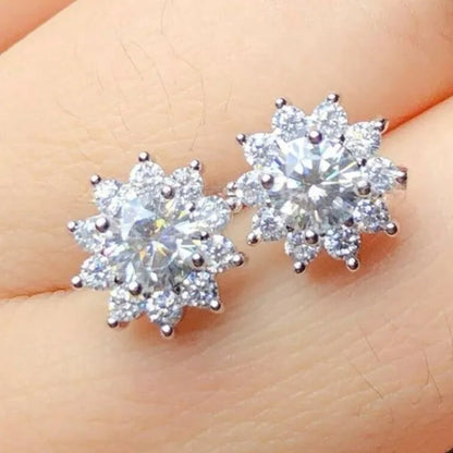 Cute Exquisite Silver Plated Snowflake Stud Earrings Lab Diamond Earrings Bride's Engagement Anniversary Earrings