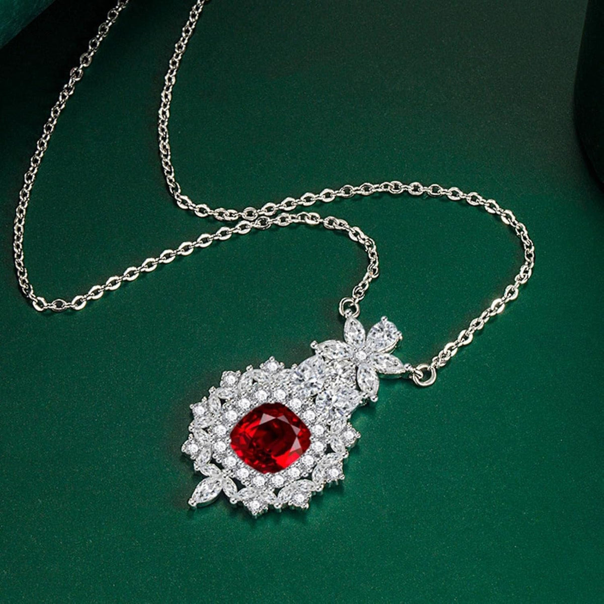 European and American Style Retro Imitation Pigeon Blood Ruby Necklace Women'S Yellow Pink Diamond Clavicle Chain