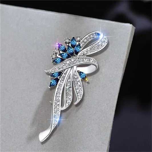 High End Atmosphere Retro Diamond Inlaid Flower Brooch Ladies Temperament Personality Cat's Eye Pin