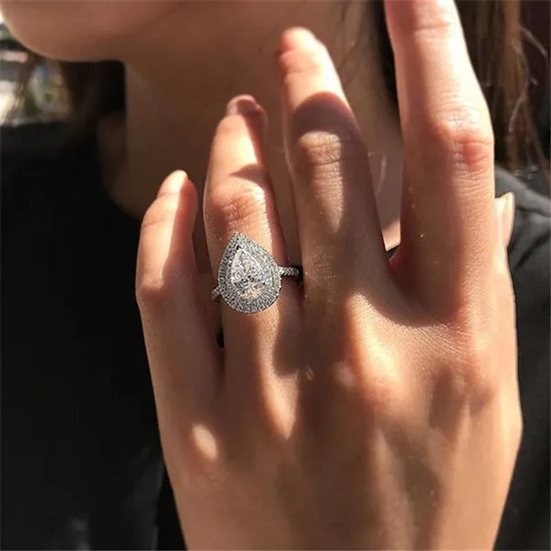 Luxurious 3.76CT Pear Cut Moissanite White Sapphire Lab Diamond Ring Sparkling Women Silver Plated Gemstone Rings Proposal Bride Engagement Wedding Rings Fashion Jewelry Accessories Anniversary Gift