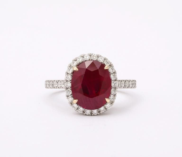 https://a.1stdibscdn.com/burma-ruby-and-diamond-ring-for-sale-picture-5/j_415/j_229927921717078218938/2P6A1352_master.jpg?width=768