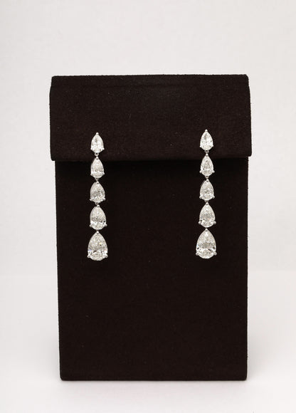 https://a.1stdibscdn.com/diamond-dangle-earrings-for-sale-picture-3/j_415/j_225039121712329999143/2P6A1435_master.jpg