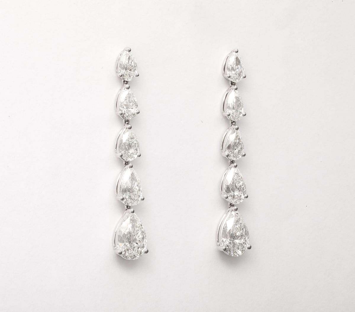 https://a.1stdibscdn.com/diamond-dangle-earrings-for-sale-picture-9/j_415/j_225039121715962021427/IMG_5158_master.jpeg