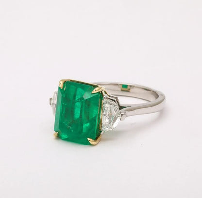 Colombian Vivid Green 6.97 Carat Emerald and Diamond Platinum Ring