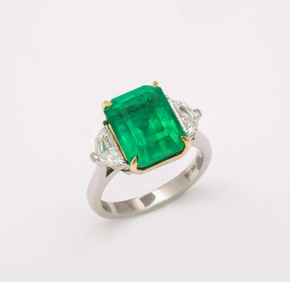 Colombian Vivid Green 6.97 Carat Emerald and Diamond Platinum Ring