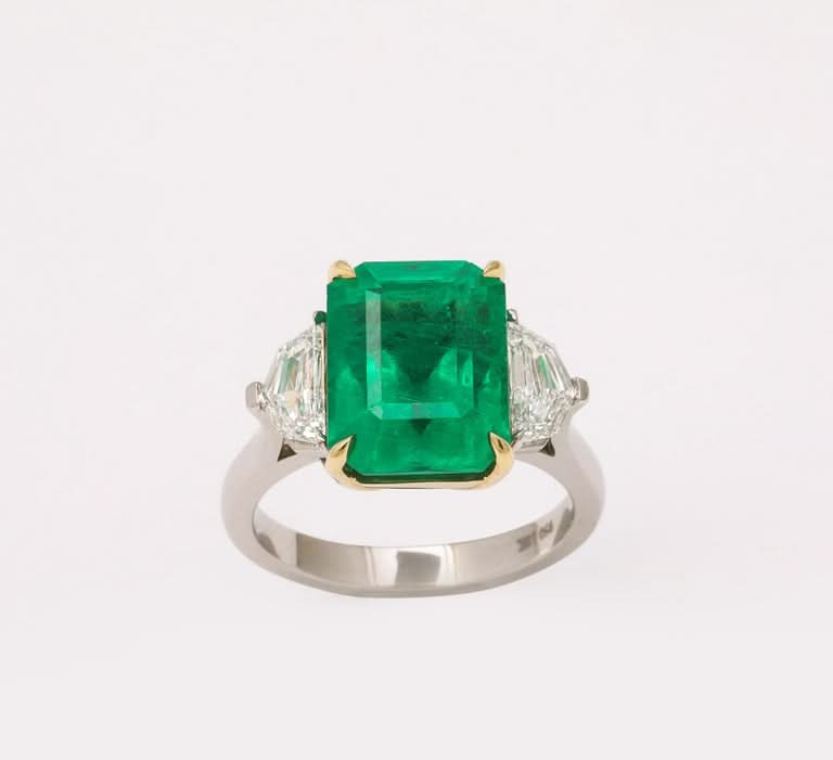 Colombian Vivid Green 6.97 Carat Emerald and Diamond Platinum Ring