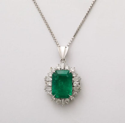 https://a.1stdibscdn.com/colombian-emerald-and-diamond-pendant-for-sale-picture-7/j_415/j_237617621723470549948/2P6A2249_master.jpg?width=768