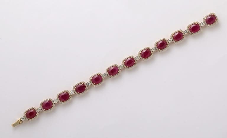 https://a.1stdibscdn.com/burma-ruby-diamond-bracelet-for-sale-picture-9/j_415/j_237616721723470129296/2P6A2261_master.jpg?width=768