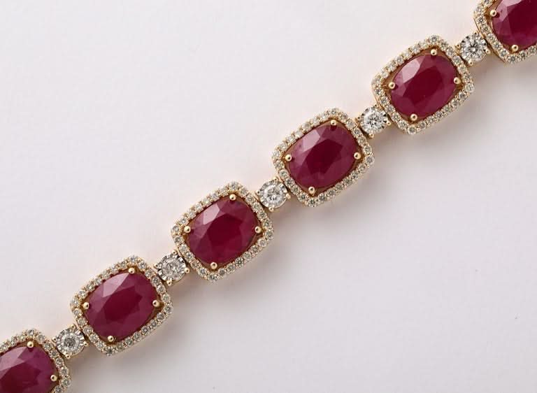 Exquisite 29.36ct Burma Ruby and Diamond 14k Gold Bracelet