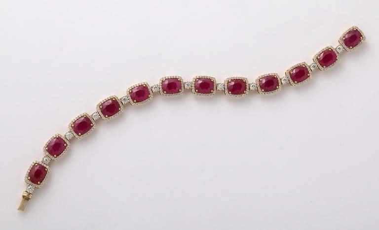 Exquisite 29.36ct Burma Ruby and Diamond 14k Gold Bracelet