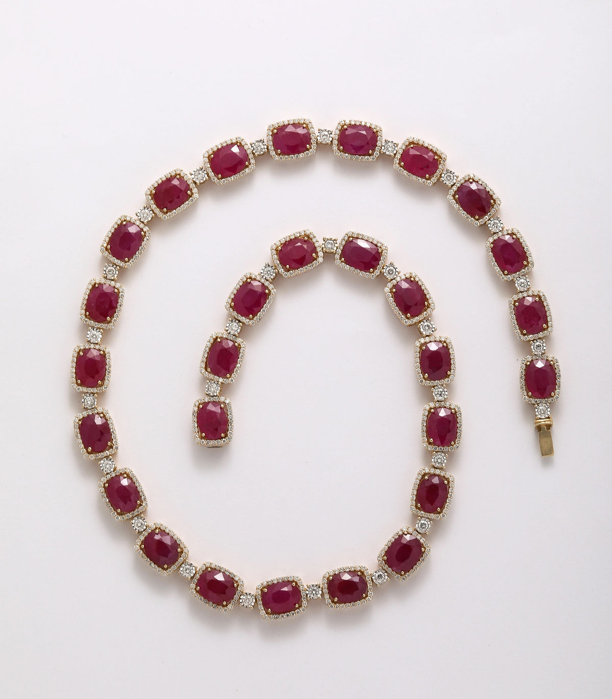 https://a.1stdibscdn.com/burma-ruby-diamond-necklace-for-sale-picture-8/j_415/j_237616921723470277021/2P6A2284_master.jpg