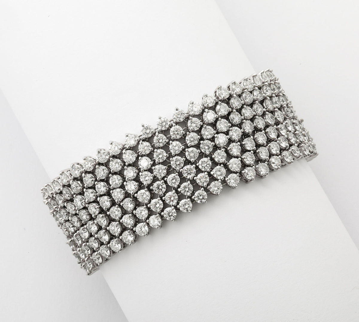 https://a.1stdibscdn.com/diamond-bracelet-for-sale-picture-9/j_415/j_278656221763050913818/2P6A4400_master.jpg