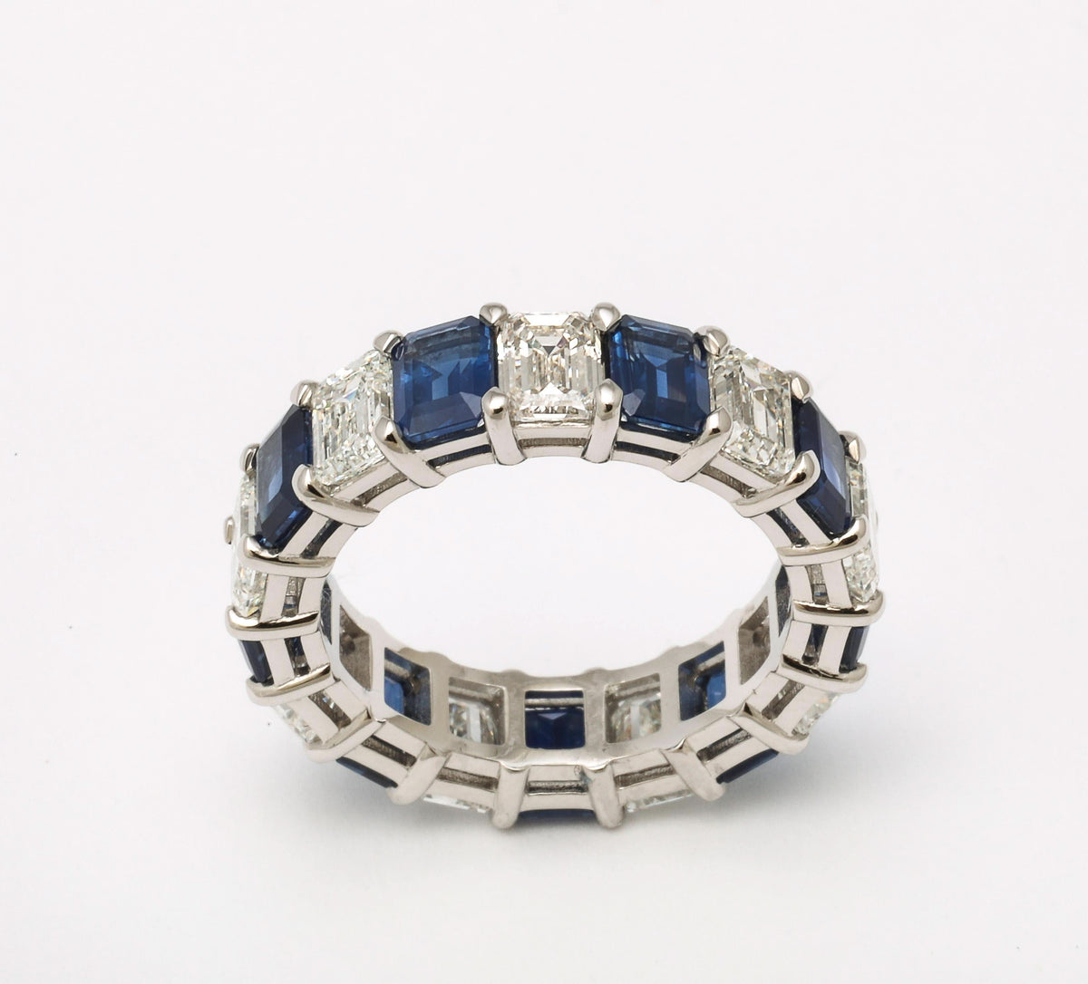 https://a.1stdibscdn.com/blue-sapphire-and-diamond-band-for-sale-picture-5/j_415/j_278658621763052296921/2P6A4446_master.jpg