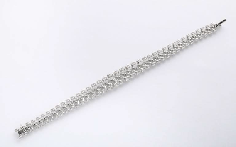 11 Carats Three Row Oval Diamond Bracelet 18k White Gold